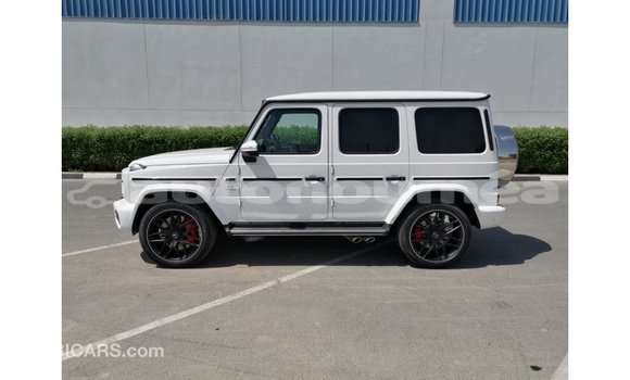 Acheter Import Voiture Mercedes-Benz 190 Blanc à Import - Dubai, Iles Acheter Import Voiture Mercedes-Benz 190 Blanc à Import - Dubai, Iles