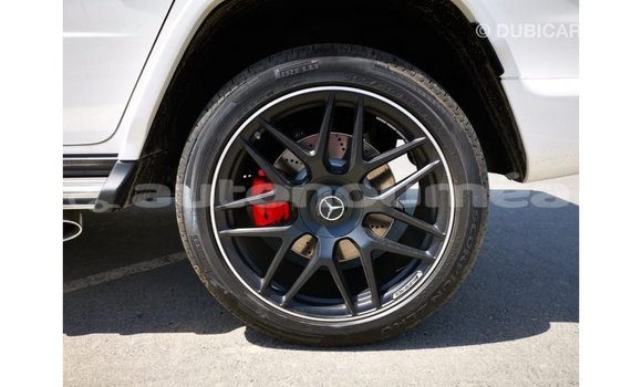 Acheter Import Voiture Mercedes-Benz 190 Blanc à Import - Dubai, Iles Acheter Import Voiture Mercedes-Benz 190 Blanc à Import - Dubai, Iles