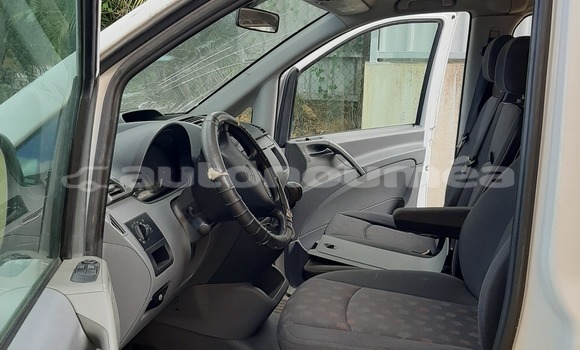 Buy Used Mercedes Viano White Car in Paita in Sud