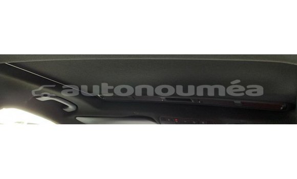 Buy Import Mercedes-Benz GLC White Car in Import - Dubai in Iles Buy Import Mercedes-Benz GLC White Car in Import - Dubai in Iles