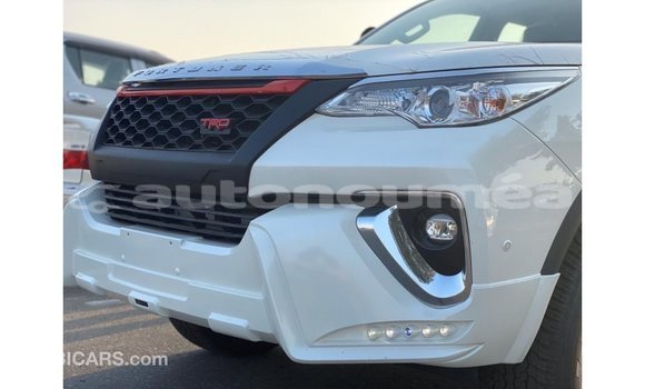 Buy Import Toyota Fortuner White Car in Import - Dubai in Iles Buy Import Toyota Fortuner White Car in Import - Dubai in Iles