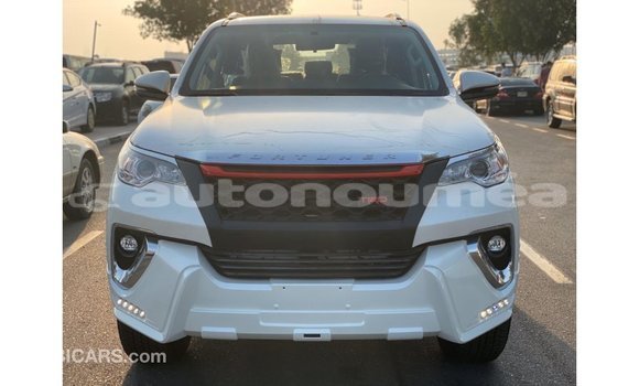 Buy Import Toyota Fortuner White Car in Import - Dubai in Iles Buy Import Toyota Fortuner White Car in Import - Dubai in Iles