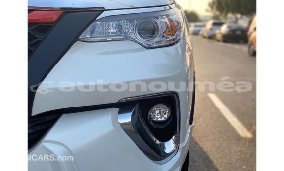 Buy Import Toyota Fortuner White Car in Import - Dubai in Iles Buy Import Toyota Fortuner White Car in Import - Dubai in Iles