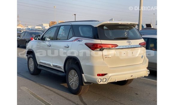 Buy Import Toyota Fortuner White Car in Import - Dubai in Iles Buy Import Toyota Fortuner White Car in Import - Dubai in Iles