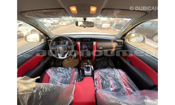 Buy Import Toyota Fortuner White Car in Import - Dubai in Iles Buy Import Toyota Fortuner White Car in Import - Dubai in Iles