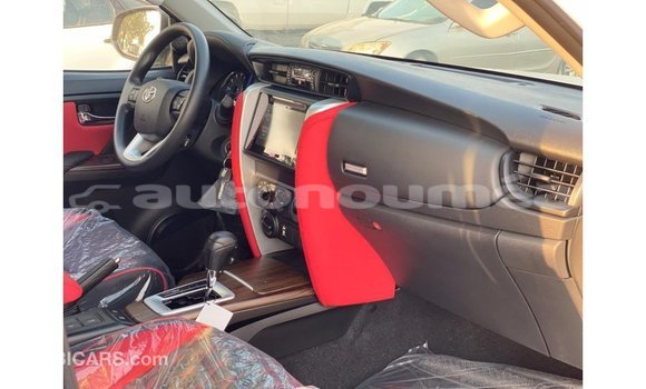 Buy Import Toyota Fortuner White Car in Import - Dubai in Iles Buy Import Toyota Fortuner White Car in Import - Dubai in Iles