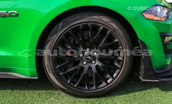 Acheter Import Voiture Ford Mustang Vert à Import - Dubai, Iles Acheter Import Voiture Ford Mustang Vert à Import - Dubai, Iles