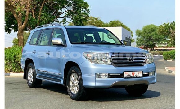 Buy Import Toyota Land Cruiser Blue Car in Import - Dubai in Iles Buy Import Toyota Land Cruiser Blue Car in Import - Dubai in Iles
