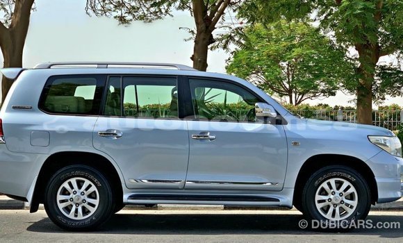 Buy Import Toyota Land Cruiser Blue Car in Import - Dubai in Iles Buy Import Toyota Land Cruiser Blue Car in Import - Dubai in Iles