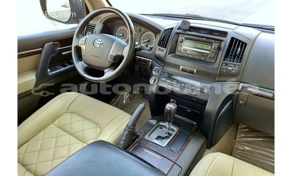 Buy Import Toyota Land Cruiser Blue Car in Import - Dubai in Iles Buy Import Toyota Land Cruiser Blue Car in Import - Dubai in Iles