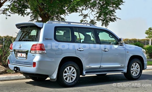 Buy Import Toyota Land Cruiser Blue Car in Import - Dubai in Iles Buy Import Toyota Land Cruiser Blue Car in Import - Dubai in Iles