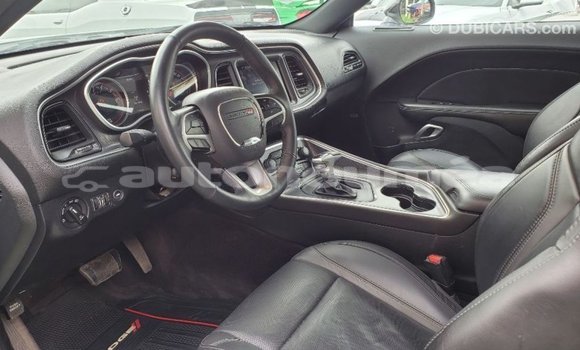 Acheter Import Voiture Dodge Challenger Blanc à Import - Dubai, Iles Acheter Import Voiture Dodge Challenger Blanc à Import - Dubai, Iles