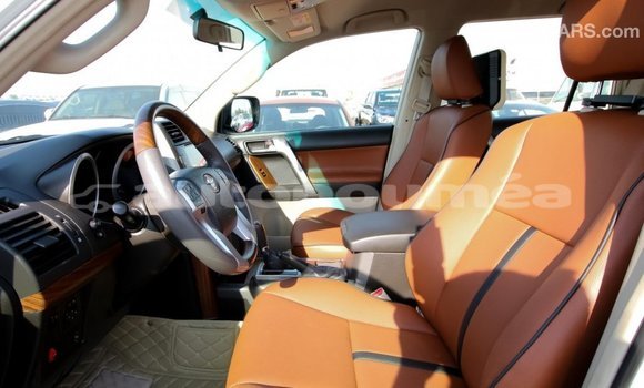 Buy Import Toyota Prado White Car in Import - Dubai in Iles Buy Import Toyota Prado White Car in Import - Dubai in Iles