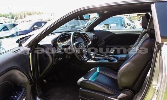 Acheter Import Voiture Dodge Challenger Autre à Import - Dubai, Iles Acheter Import Voiture Dodge Challenger Autre à Import - Dubai, Iles