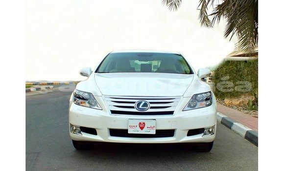 Acheter Import Voiture Lexus LS Blanc à Import - Dubai, Iles Acheter Import Voiture Lexus LS Blanc à Import - Dubai, Iles