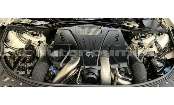 Acheter Import Voiture Mercedes-Benz 190 Blanc à Import - Dubai, Iles Acheter Import Voiture Mercedes-Benz 190 Blanc à Import - Dubai, Iles