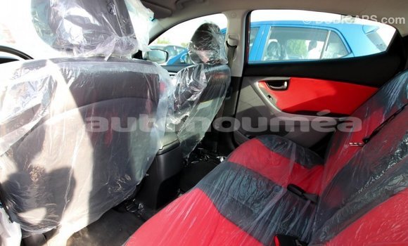 Acheter Import Voiture Hyundai Elantra Rouge à Import - Dubai, Iles Acheter Import Voiture Hyundai Elantra Rouge à Import - Dubai, Iles