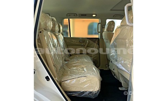 Acheter Import Voiture Nissan Patrol Blanc à Import - Dubai, Iles Acheter Import Voiture Nissan Patrol Blanc à Import - Dubai, Iles