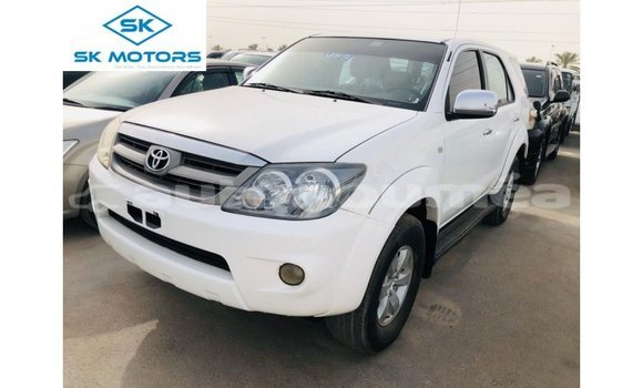 Buy Import Toyota Fortuner White Car in Import - Dubai in Iles