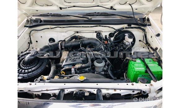 Acheter Import Voiture Toyota Fortuner Blanc à Import - Dubai, Iles Acheter Import Voiture Toyota Fortuner Blanc à Import - Dubai, Iles