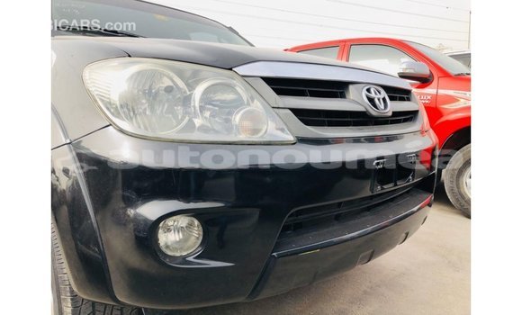 Acheter Import Voiture Toyota Fortuner Noir à Import - Dubai, Iles Acheter Import Voiture Toyota Fortuner Noir à Import - Dubai, Iles