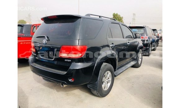 Acheter Import Voiture Toyota Fortuner Noir à Import - Dubai, Iles Acheter Import Voiture Toyota Fortuner Noir à Import - Dubai, Iles