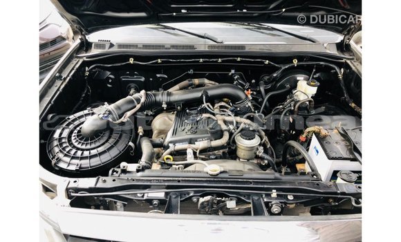 Acheter Import Voiture Toyota Fortuner Noir à Import - Dubai, Iles Acheter Import Voiture Toyota Fortuner Noir à Import - Dubai, Iles