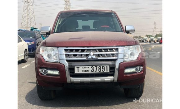 Acheter Import Voiture Mitsubishi Pajero Rouge à Import - Dubai, Iles Acheter Import Voiture Mitsubishi Pajero Rouge à Import - Dubai, Iles