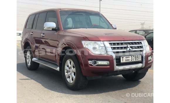 Acheter Import Voiture Mitsubishi Pajero Rouge à Import - Dubai, Iles Acheter Import Voiture Mitsubishi Pajero Rouge à Import - Dubai, Iles