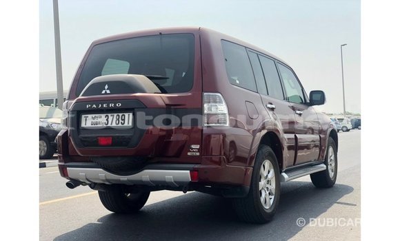 Acheter Import Voiture Mitsubishi Pajero Rouge à Import - Dubai, Iles Acheter Import Voiture Mitsubishi Pajero Rouge à Import - Dubai, Iles