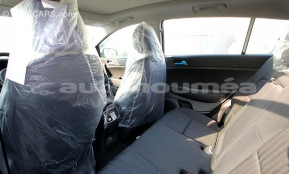 Acheter Import Voiture Kia Sportage Blanc à Import - Dubai, Iles Acheter Import Voiture Kia Sportage Blanc à Import - Dubai, Iles
