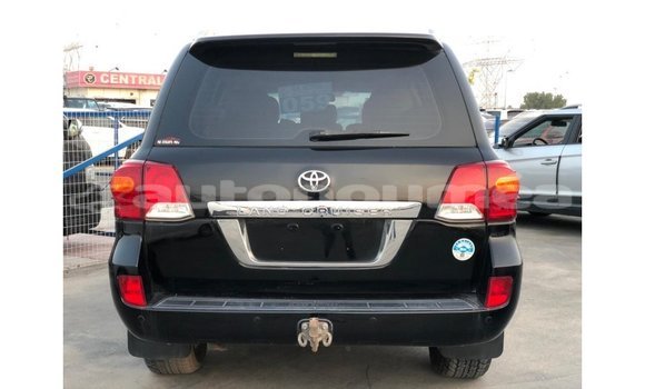 Buy Import Toyota Land Cruiser Black Car in Import - Dubai in Iles Buy Import Toyota Land Cruiser Black Car in Import - Dubai in Iles