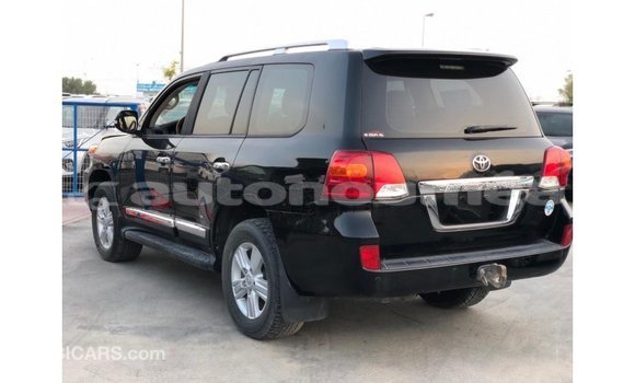 Buy Import Toyota Land Cruiser Black Car in Import - Dubai in Iles Buy Import Toyota Land Cruiser Black Car in Import - Dubai in Iles