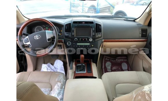 Buy Import Toyota Land Cruiser Black Car in Import - Dubai in Iles Buy Import Toyota Land Cruiser Black Car in Import - Dubai in Iles