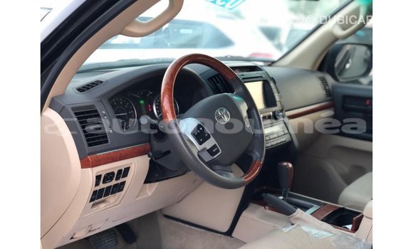 Buy Import Toyota Land Cruiser Black Car in Import - Dubai in Iles Buy Import Toyota Land Cruiser Black Car in Import - Dubai in Iles