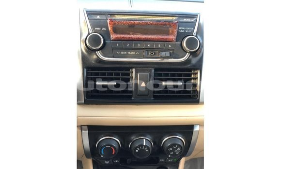 Acheter Import Voiture Toyota Yaris Autre à Import - Dubai, Iles Acheter Import Voiture Toyota Yaris Autre à Import - Dubai, Iles