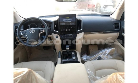 Buy Import Toyota Land Cruiser Black Car in Import - Dubai in Iles Buy Import Toyota Land Cruiser Black Car in Import - Dubai in Iles