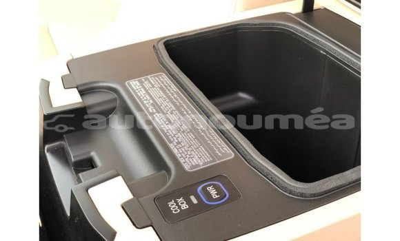 Buy Import Toyota Land Cruiser Black Car in Import - Dubai in Iles Buy Import Toyota Land Cruiser Black Car in Import - Dubai in Iles