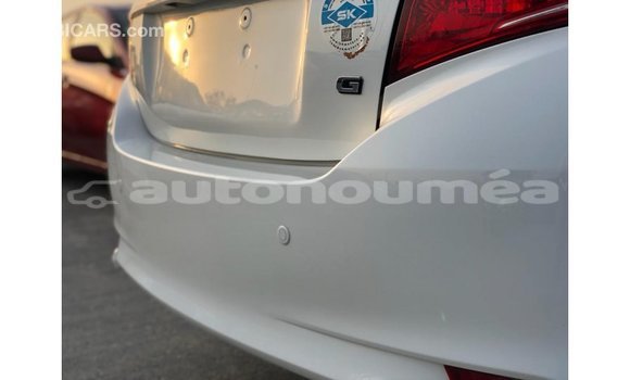 Acheter Import Voiture Toyota Yaris Blanc à Import - Dubai, Iles Acheter Import Voiture Toyota Yaris Blanc à Import - Dubai, Iles