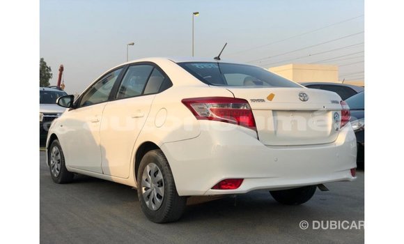 Acheter Import Voiture Toyota Yaris Blanc à Import - Dubai, Iles Acheter Import Voiture Toyota Yaris Blanc à Import - Dubai, Iles