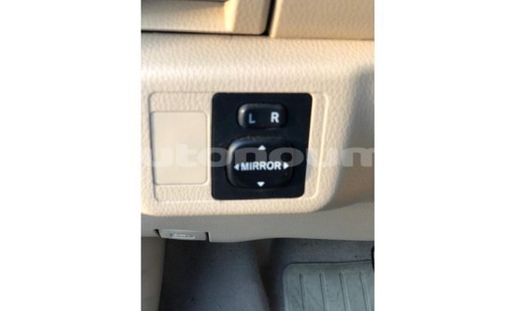 Acheter Import Voiture Toyota Yaris Blanc à Import - Dubai, Iles Acheter Import Voiture Toyota Yaris Blanc à Import - Dubai, Iles