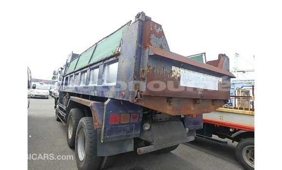 Acheter Import Voiture Nissan 350Z Bleu à Import - Dubai, Iles Acheter Import Voiture Nissan 350Z Bleu à Import - Dubai, Iles