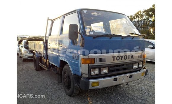 Acheter Import Utilitaire Toyota Dyna Bleu à Import - Dubai, Iles Acheter Import Utilitaire Toyota Dyna Bleu à Import - Dubai, Iles