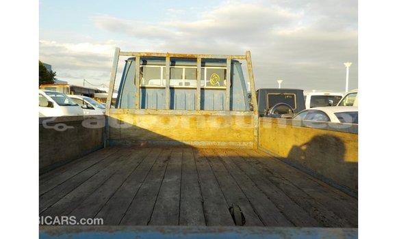 Acheter Import Utilitaire Toyota Dyna Bleu à Import - Dubai, Iles Acheter Import Utilitaire Toyota Dyna Bleu à Import - Dubai, Iles