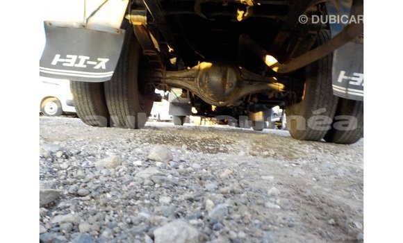 Acheter Import Utilitaire Toyota Dyna Bleu à Import - Dubai, Iles Acheter Import Utilitaire Toyota Dyna Bleu à Import - Dubai, Iles