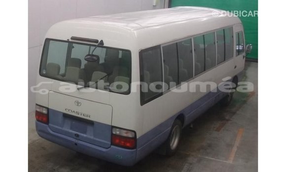 Acheter Import Voiture Toyota Coaster Blanc à Import - Dubai, Iles Acheter Import Voiture Toyota Coaster Blanc à Import - Dubai, Iles