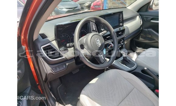 Buy Import Kia Carens Other Car in Import - Dubai in Iles Buy Import Kia Carens Other Car in Import - Dubai in Iles