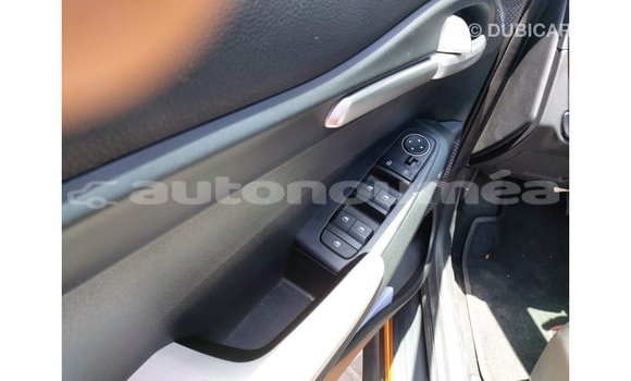 Buy Import Kia Carens Other Car in Import - Dubai in Iles Buy Import Kia Carens Other Car in Import - Dubai in Iles