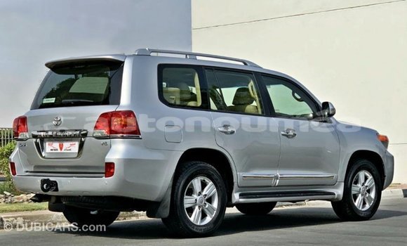 Buy Import Toyota Land Cruiser Other Car in Import - Dubai in Iles Buy Import Toyota Land Cruiser Other Car in Import - Dubai in Iles