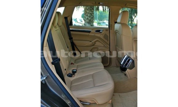 Buy Import Porsche Cayenne Brown Car in Import - Dubai in Iles Buy Import Porsche Cayenne Brown Car in Import - Dubai in Iles